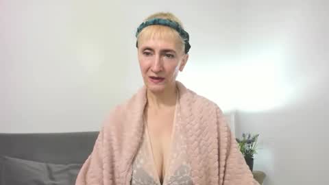 Snapshot of margaretmature chatting on October 10, 2025, 12:48 pm margaretmature online show from October 10, 2025, 12:48 pm