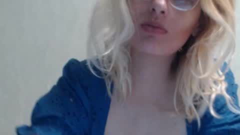 Snapshot of margo_shine chatting on October 12, 2025, 2:16 pm margo_shine online show from October 12, 2025, 2:16 pm