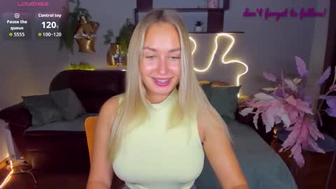 Snapshot of margosugar chatting on October 25, 2025, 6:10 am MargoSugar online show from October 25, 2025, 6:10 am