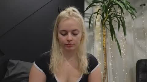 margot_robbie7 online show from January 3, 2025, 12:54 am