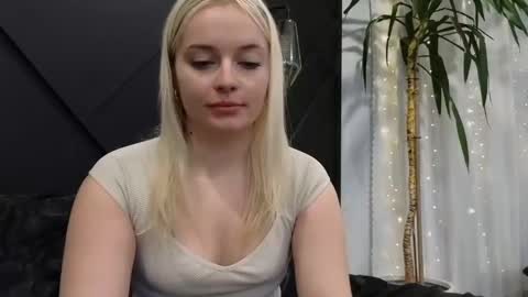 margot_robbie7 online show from January 28, 2025, 3:04 am