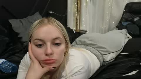 margot_robbie7 online show from February 21, 2025, 4:18 am