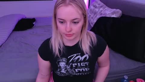margot_robbie7 online show from May 15, 2026, 2:18 am