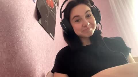 Alya online show from September 19, 2025, 5:53 am