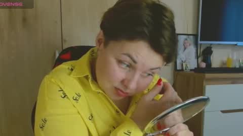 Mari online show from October 13, 2025, 7:41 am