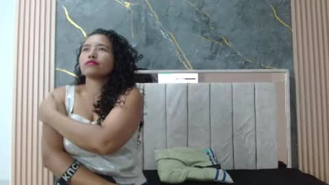 Snapshot of mari_angeles_hard chatting on September 15, 2025, 12:27 pm mari_angeles_hard online show from September 15, 2025, 12:27 pm