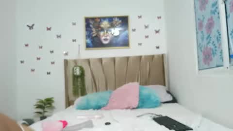 mari_curls online show from September 22, 2025, 3:41 am