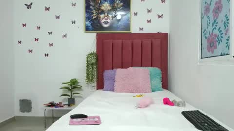 mari_curls online show from October 17, 2025, 10:07 am