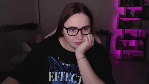 mari moore online show from December 14, 2025, 5:35 am