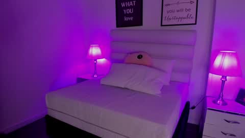 mari_salgado online show from December 9, 2024, 2:49 pm