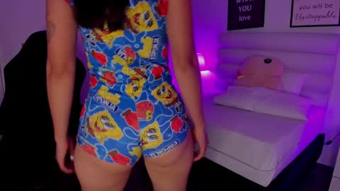 mari_salgado online show from December 9, 2024, 5:52 pm