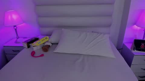 mari_salgado online show from January 7, 2025, 5:42 pm