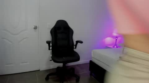 mari_salgado online show from January 17, 2025, 11:17 am