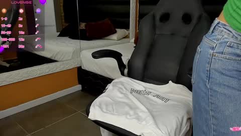 mari_salgado online show from January 30, 2025, 11:33 am