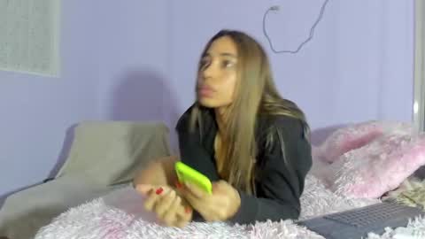 Snapshot of mari_sweeet chatting on January 7, 2025, 6:05 am Meli-Mari  online show from January 7, 2025, 6:05 am