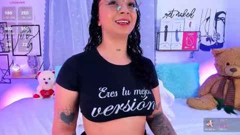 Mari Sweett  online show from November 24, 2025, 5:45 pm