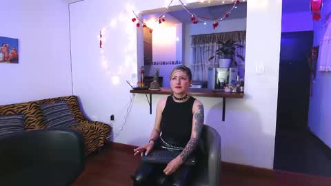 Maria fernanda online show from February 11, 2025, 2:14 am