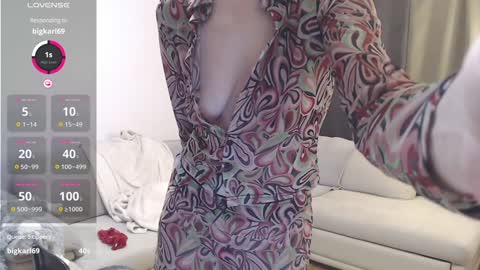 Snapshot of maria_lisica chatting on December 18, 2024, 8:20 am Mari online show from December 18, 2024, 8:20 am