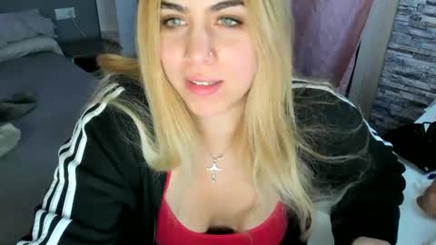 Itslablonde online show from January 17, 2025, 1:36 am