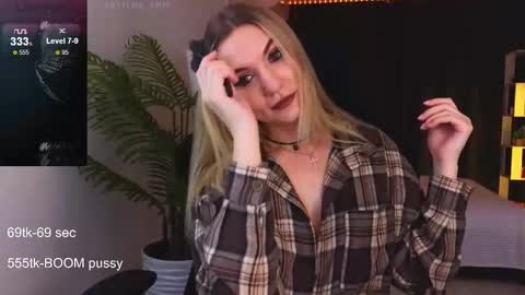 Snapshot of maria_shy_lii chatting on October 2, 2025, 5:42 pm maria_shy_lii online show from October 2, 2025, 5:42 pm