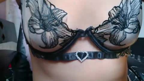 mariaajuana_ online show from April 28, 2026, 6:24 pm