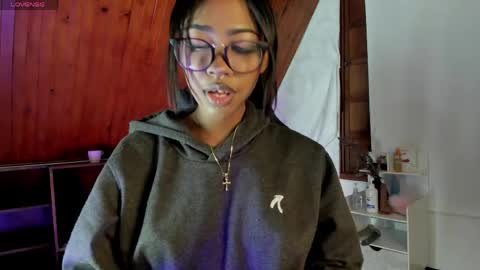 mariabonet online show from June 7, 2026, 1:43 am