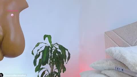 Snapshot of mariafer05 chatting on January 1, 2025, 4:07 pm Maria Fer online show from January 1, 2025, 4:07 pm