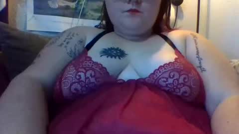 Snapshot of mariahensen chatting on November 2, 2025, 3:31 am mariahensen online show from November 2, 2025, 3:31 am