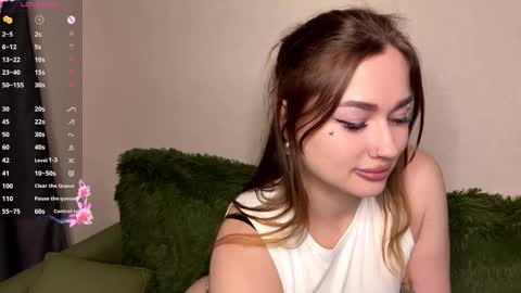 Snapshot of mariamcanestrini chatting on March 9, 2026, 9:30 pm Lily online show from March 9, 2026, 9:30 pm