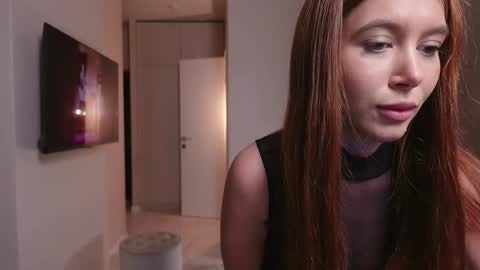 Snapshot of mariameella chatting on November 27, 2025, 12:07 pm mariameella online show from November 27, 2025, 12:07 pm