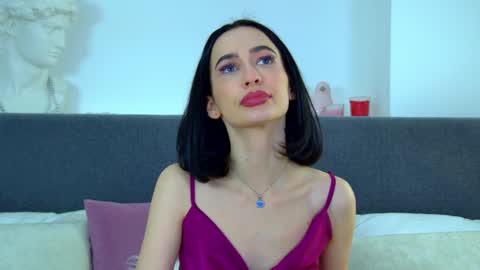 MariaMenson online show from December 8, 2024, 12:30 pm