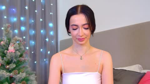 MariaMenson online show from December 17, 2024, 6:31 pm