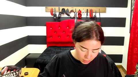 Marian online show from December 9, 2024, 2:02 am