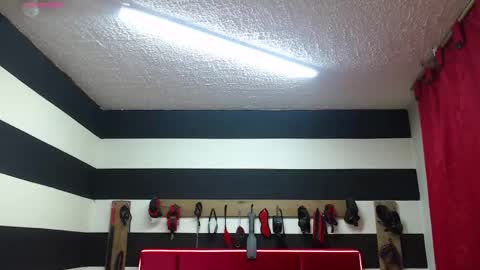 Snapshot of marian_ran_ chatting on October 23, 2025, 3:17 am Marian online show from October 23, 2025, 3:17 am