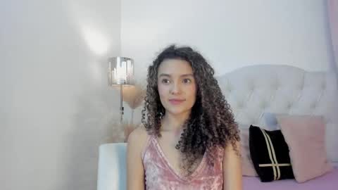 Snapshot of marian_skinny chatting on October 9, 2025, 12:19 am Marian online show from October 9, 2025, 12:19 am