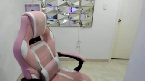 mariana01_m online show from June 10, 2026, 11:53 am