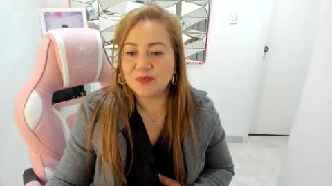 mariana01_m online show from June 13, 2026, 10:57 am