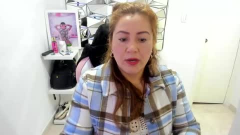 mariana01_m online show from June 19, 2026, 12:09 pm