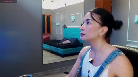 Mariana online show from January 14, 2026, 12:22 pm