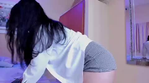 mariana mauricio online show from December 27, 2024, 8:56 am