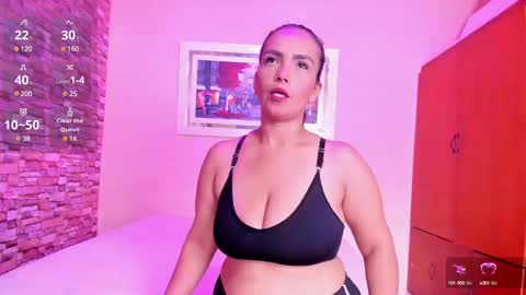 mariana mauricio online show from February 10, 2025, 9:15 pm