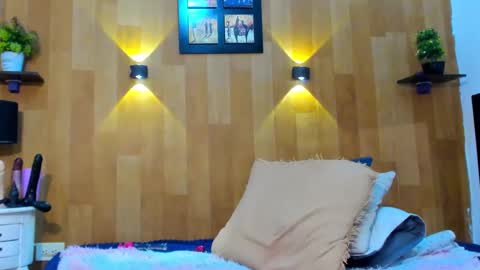 Mariana Angel online show from January 22, 2025, 10:15 pm