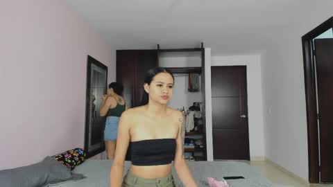 Snapshot of marianaandvalen chatting on May 12, 2026, 11:07 am MARIANA Y VALENTINA online show from May 12, 2026, 11:07 am