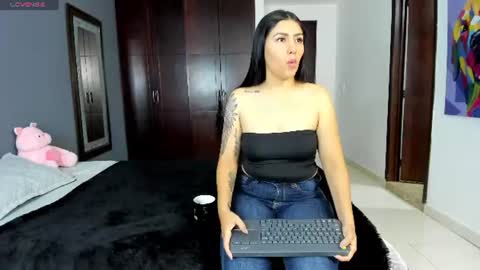 MARIANA Y VALENTINA online show from June 19, 2026, 12:31 pm