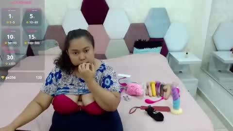 mariana online show from February 17, 2025, 8:04 pm
