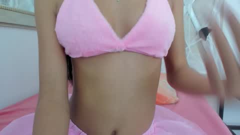 Snapshot of marianagarcia_1 chatting on October 17, 2025, 8:22 pm Mariana Garcia online show from October 17, 2025, 8:22 pm