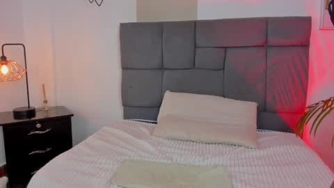 Mariana online show from December 7, 2024, 11:12 pm