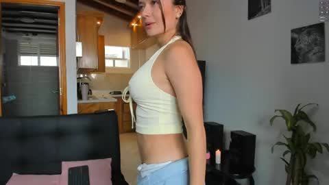Mariana online show from May 1, 2026, 1:26 pm