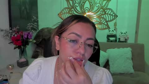 Mariana Lopez online show from February 7, 2025, 9:05 am