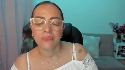 Mariana Lopez online show from March 12, 2025, 3:35 am